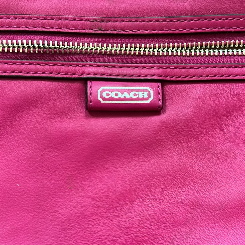 COACH PURSE - Picture 2 of 7